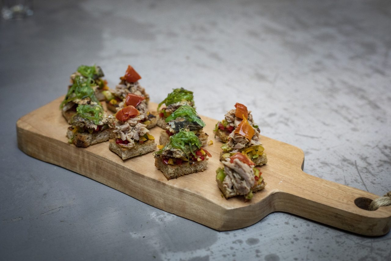 Bruschetta met Gegrilde Sardines en Tonijn Een gerecht van John West