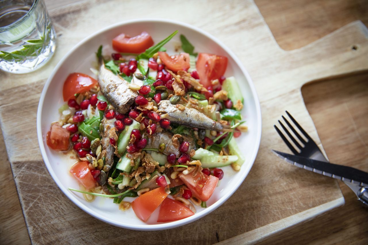 Salade met gerookte sardines Een gerecht van John West